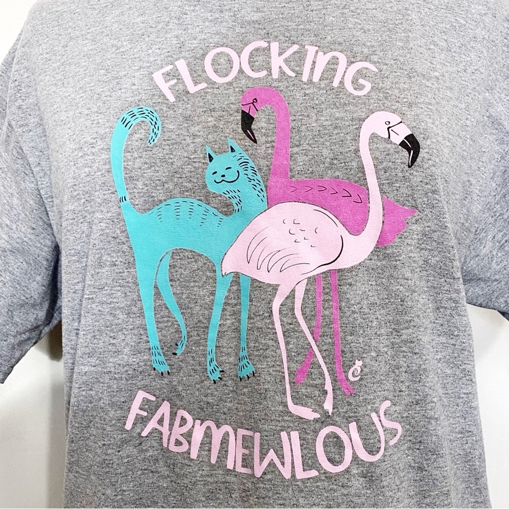 PORT & COMPANY kitty and flamingo themed short sleeve graphic tee shirt M